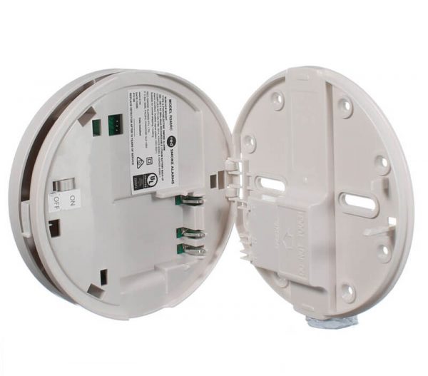 R240RC Wireless Interconnected Photoelectric Smoke Alarm - Open backing partial